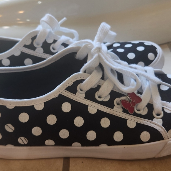 Disney womens canvas sneakers worn once inside only. Too big for me. - Picture 3 of 4